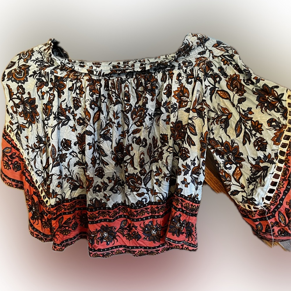 Taylor & Sage floral print off the shoulder 3/4 sleeve woman’s shirt | Small
